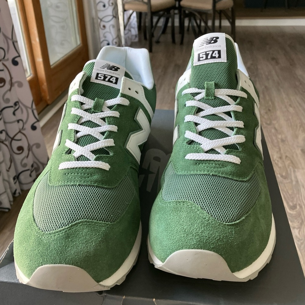 New Balance Classic 574 Men’s Size 18 Sneakers Green & White #U574FGG NEW W Box